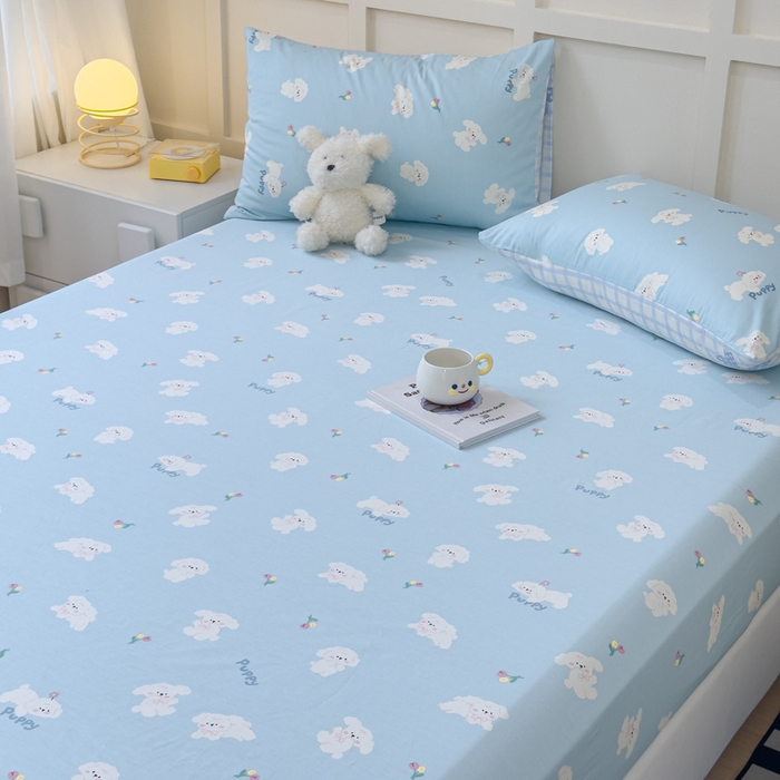 91家纺网 家纺一手货源 找家纺 金丝鸟家纺 2024新款全棉小清新印花单床笠系列 婴儿蓝汪