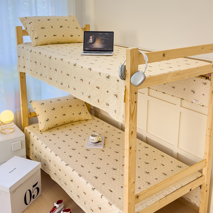 91家纺网 家纺一手货源 找家纺 金丝鸟家纺 2024新款全棉小清新印花单床单系列（学生床） 美美熊