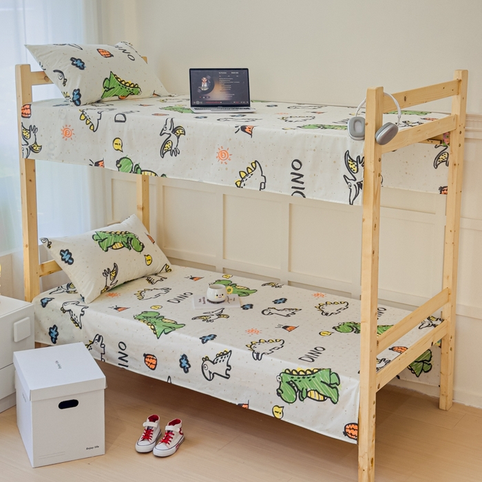 91家纺网 家纺一手货源 找家纺 金丝鸟家纺 2024新款全棉小清新印花单床单系列（学生床） 抗浪恐龙