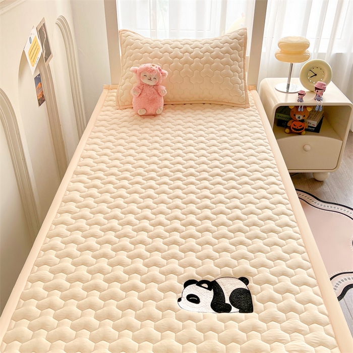 91家纺网 家纺一手货源 找家纺 雯豆家纺 2024新款纯色绣花床垫床褥床护垫上下铺学生宿舍单人床护垫-熊猫 床褥款-熊猫-奶茶杏