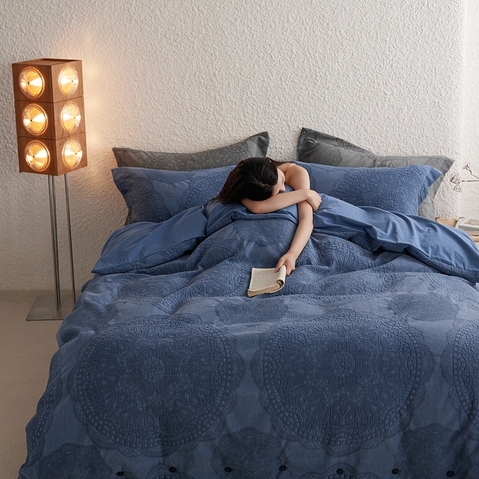 91家纺网 家纺一手货源 找家纺 安莱生活 2025新款棉麻纱洗大提花四件套--梦露系列 梦露-深蓝