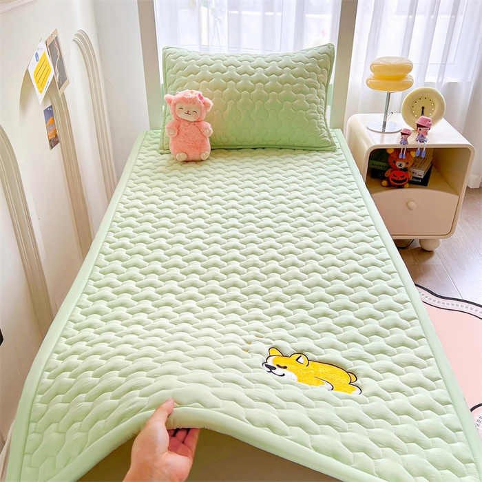 91家纺网 家纺一手货源 找家纺 雯豆家纺 2024新款学生上下铺纯色绣花床垫床褥宿舍单人床护垫-柯基 床褥款-柯基-清雅绿