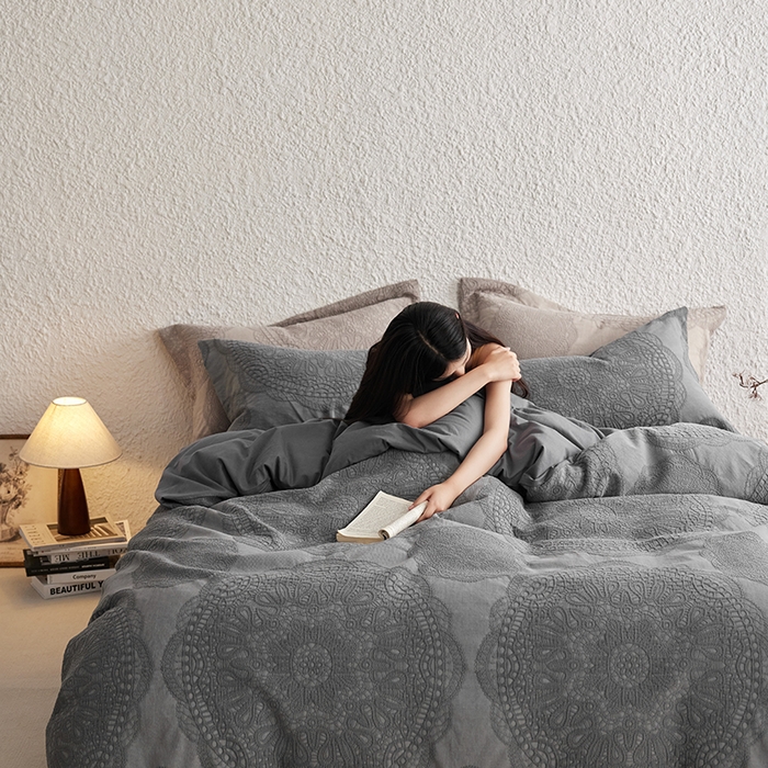 91家纺网 家纺一手货源 找家纺 安莱生活 2025新款棉麻纱洗大提花四件套--梦露系列 梦露-深灰