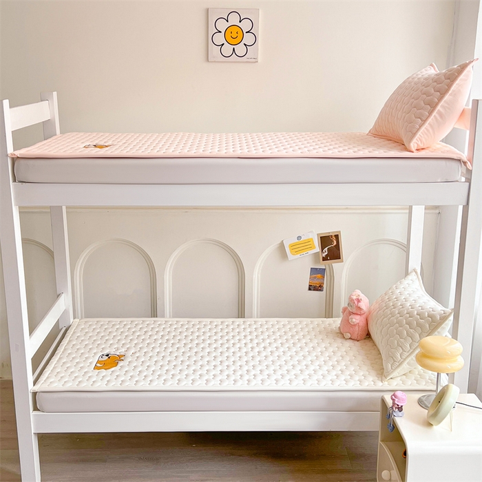 91家纺网 家纺一手货源 找家纺 雯豆家纺 2024新款学生上下铺纯色绣花床垫床褥宿舍单人床护垫-柯基 床褥款-柯基-皓月白