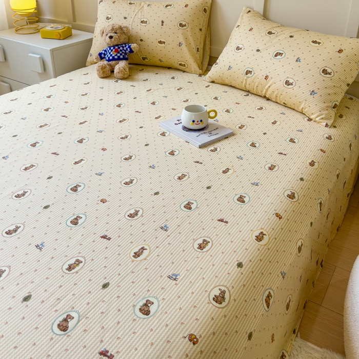 91家纺网 家纺一手货源 找家纺 金丝鸟家纺 2024新款全棉小清新印花单床单系列 美美熊