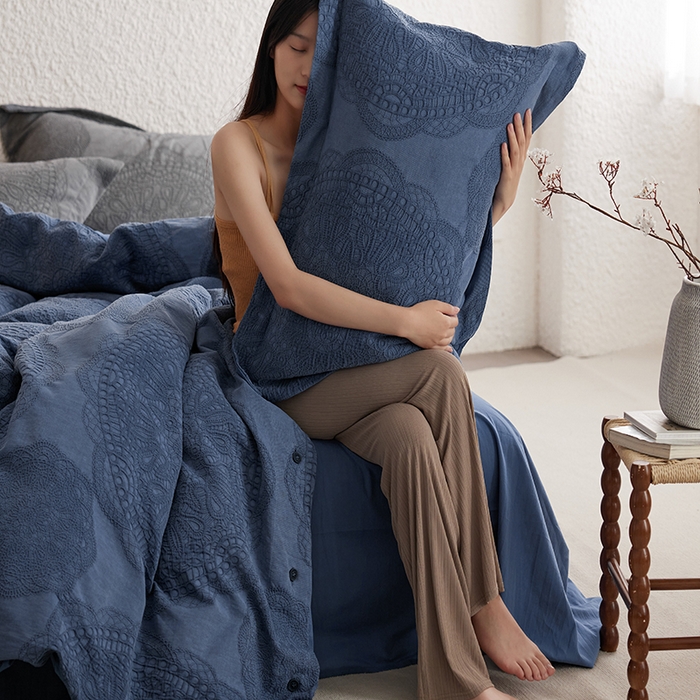 91家纺网 家纺一手货源 找家纺 安莱生活 2025新款棉麻纱洗大提花四件套--梦露系列 梦露-深蓝