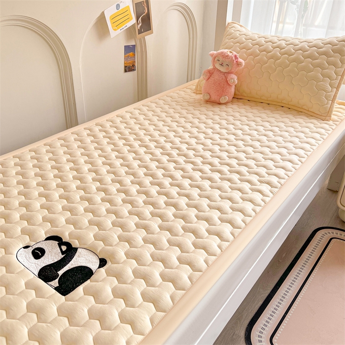 91家纺网 家纺一手货源 找家纺 雯豆家纺 2024新款纯色绣花床垫床褥床护垫上下铺学生宿舍单人床护垫-熊猫 床褥款-熊猫-奶茶杏