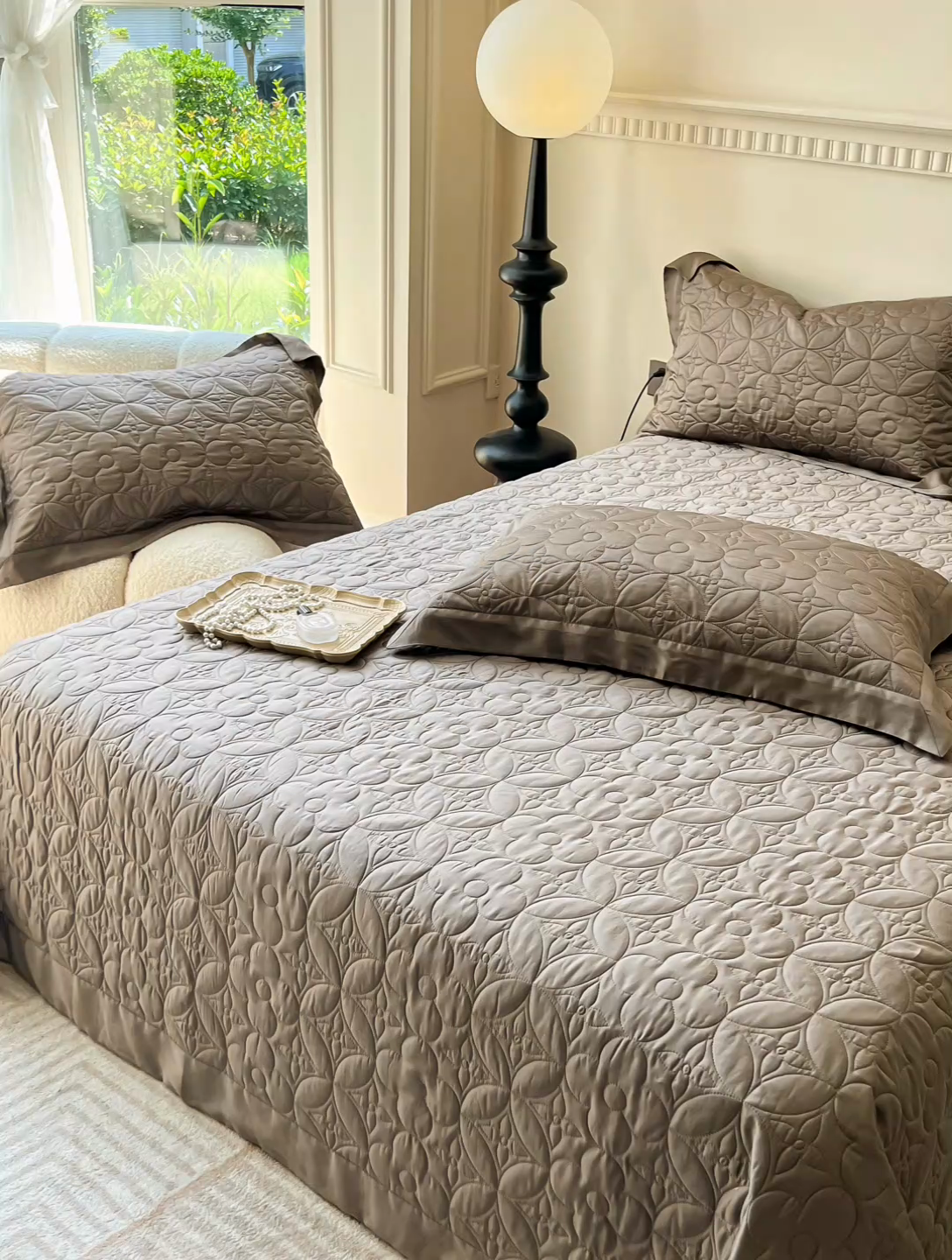 91家纺网 家纺一手货源 找家纺 若未家居 LOVEWE HOUSE 2025新款50S兰精天丝软凉席床盖三件套 摩卡棕