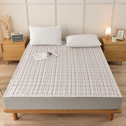 91家纺网 家纺一手货源 找家纺 艾兜坊 2024新款可水洗原棉夹棉床垫 小细格-粉