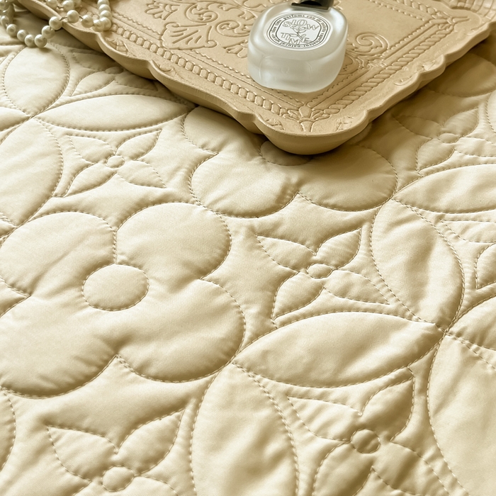 91家纺网 家纺一手货源 找家纺 若未家居 LOVEWE HOUSE 2025新款50S兰精天丝软凉席床盖三件套 香槟