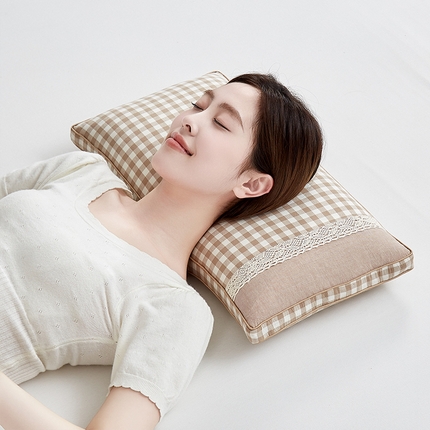 91家纺网 家纺一手货源 找家纺 乐可 2024新款水洗棉蕾丝立体荞麦枕 水洗棉蕾丝立体荞麦枕-咖色