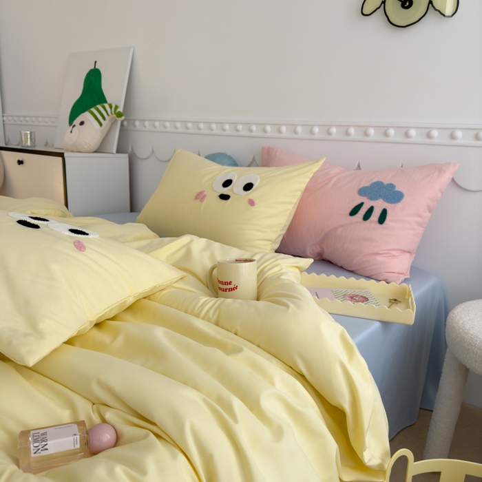 91家纺网 家纺一手货源 找家纺 曼谷家纺 新款软糯糯个性毛巾绣四件套磨毛床上用品水洗棉三件套件 棉花糖-芝士蓝