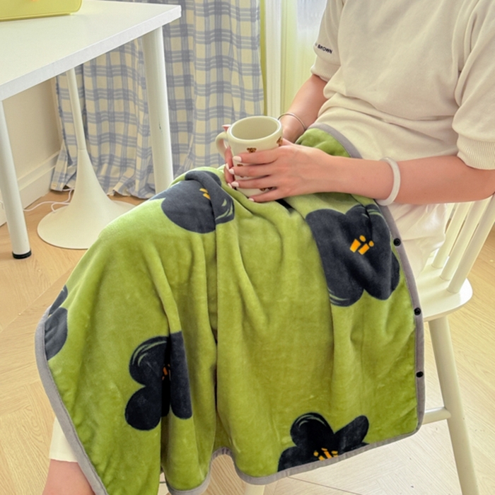 91家纺网 家纺一手货源 找家纺 简宜家居 2025新款牛奶绒印花披肩毯午休毯 绿怡