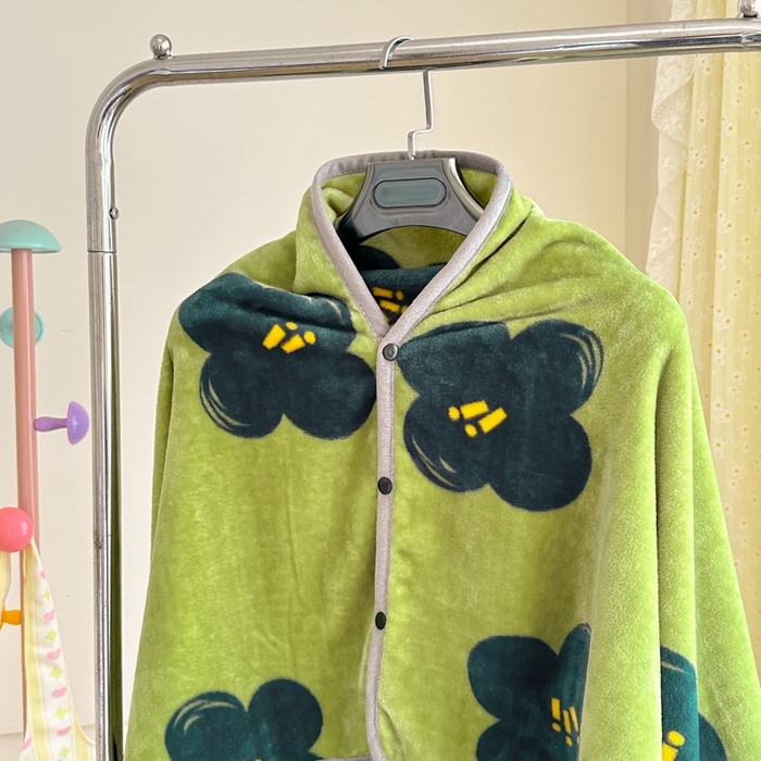 91家纺网 家纺一手货源 找家纺 简宜家居 2025新款牛奶绒印花披肩毯午休毯 绿怡