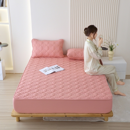 91家纺网 家纺一手货源 找家纺 沐沐家纺 2026新款四叶草款夹棉床笠 粉玉