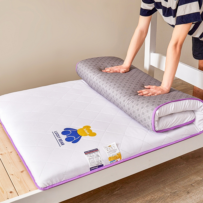 91家纺网 家纺一手货源 找家纺 瑶瑶家居床垫 2024新款水洗棉学生床垫 小熊白-紫边