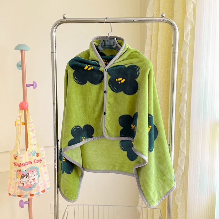 91家纺网 家纺一手货源 找家纺 简宜家居 2025新款牛奶绒印花披肩毯午休毯 绿怡