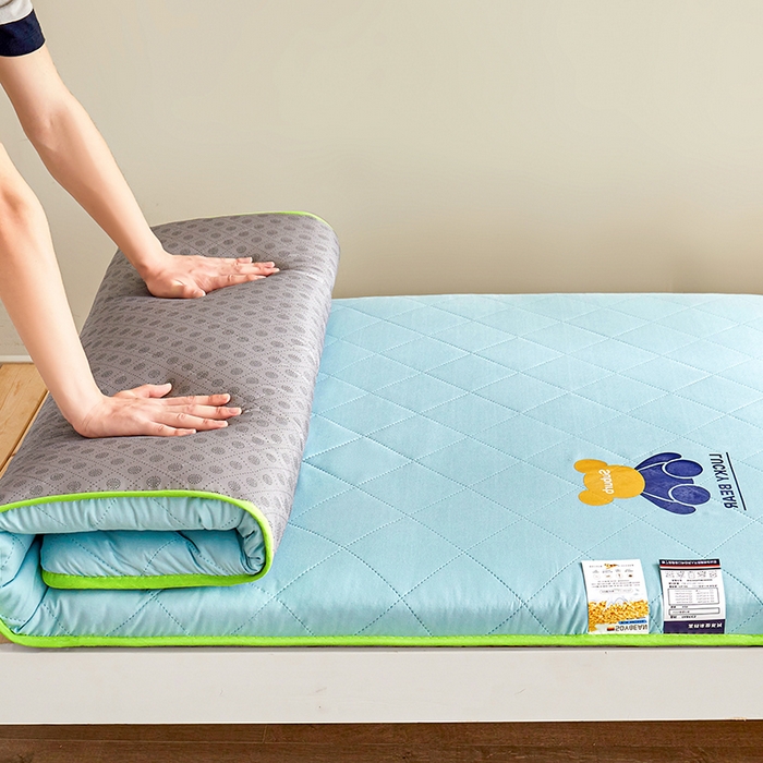 91家纺网 家纺一手货源 找家纺 瑶瑶家居床垫 2024新款水洗棉学生床垫 小熊蓝-绿边