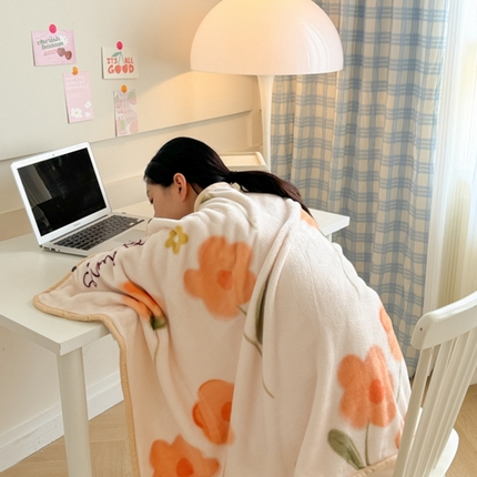 91家纺网 家纺一手货源 找家纺 （总）简宜家居 2025新款牛奶绒印花披肩毯午休毯