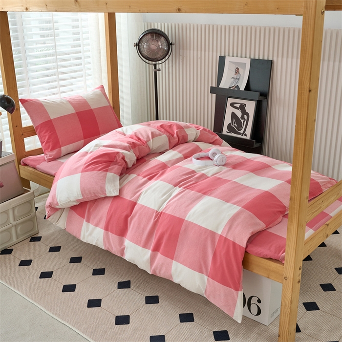 91家纺网 家纺一手货源 找家纺 三沁 2024新款全棉色织水洗棉开学季学生六件套 粉白大格