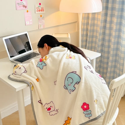 91家纺网 家纺一手货源 找家纺 （总）简宜家居 2025新款牛奶绒印花披肩毯午休毯