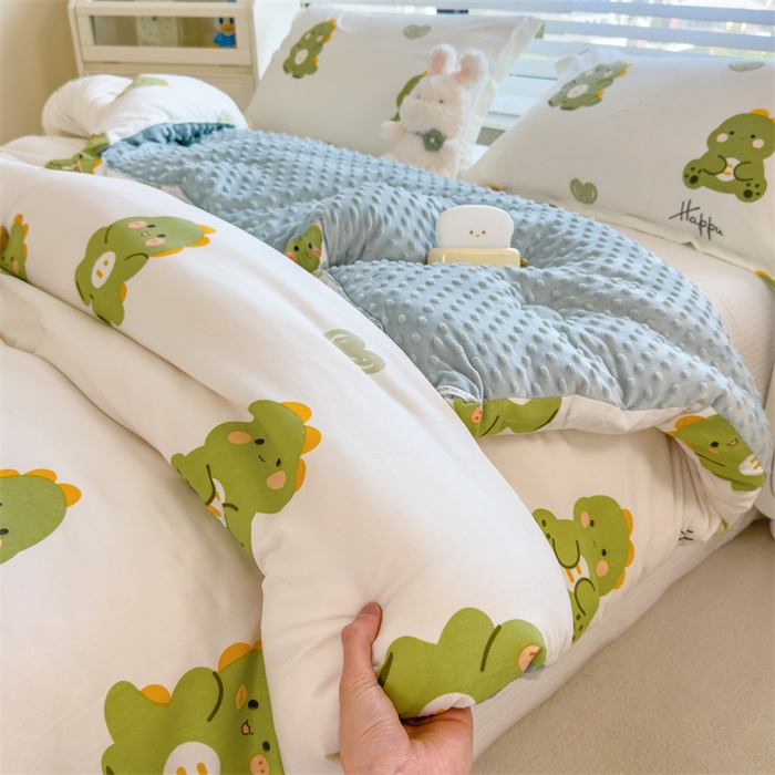 91家纺网 家纺一手货源 找家纺 恒畅 2024新款A类水洗棉印花豆豆绒秋冬被 豆豆被-爱心恐龙