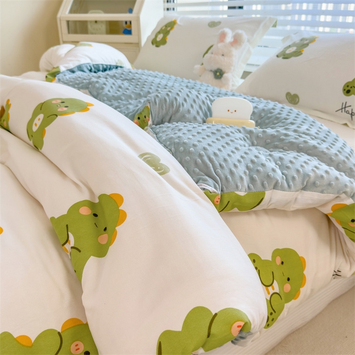 91家纺网 家纺一手货源 找家纺 恒畅 2024新款A类水洗棉印花豆豆绒秋冬被 豆豆被-爱心恐龙