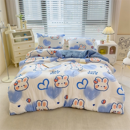 91家纺网 家纺一手货源 找家纺 恒畅 2024新款A类水洗棉印花豆豆绒秋冬被 豆豆被-怦然心动