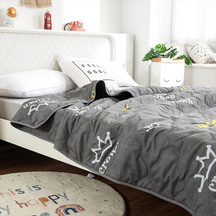 91家纺网 家纺一手货源 找家纺 2025新款亲肤芦荟棉夏被空调被夏凉被 加冕