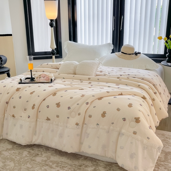 91家纺网 家纺一手货源 找家纺 奈萝家纺 2024新款法式花边款针织夏被春秋被可机洗 童趣