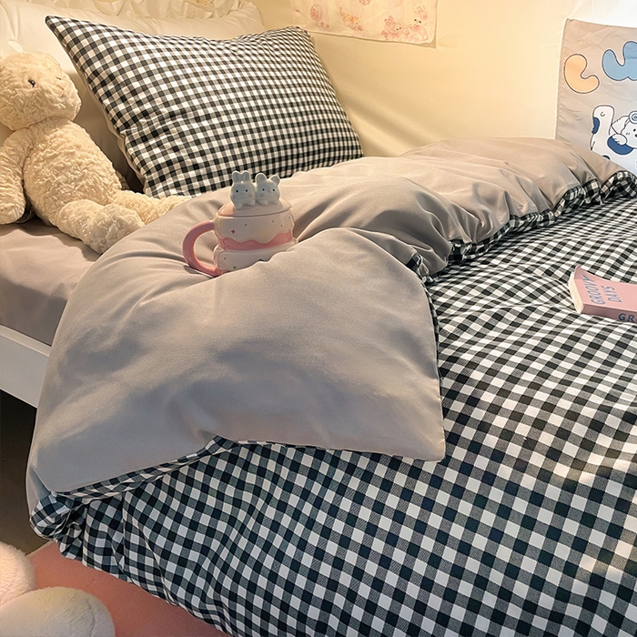 91家纺网 家纺一手货源 找家纺 眠帛家居 2024新款A类学生三件套奶油风小清新毛巾绣暖心系列水洗棉床上用品四件套图2 暖心-绅士黑白格