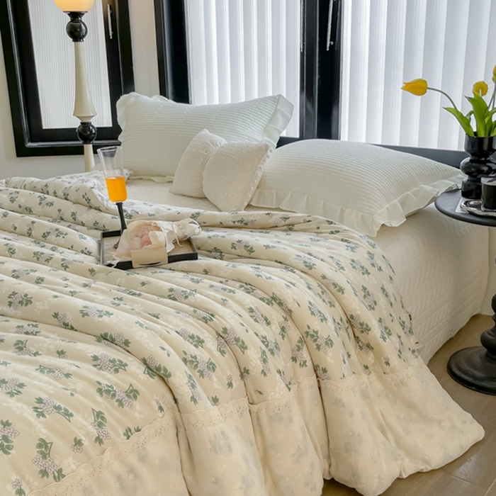 91家纺网 家纺一手货源 找家纺 奈萝家纺 2024新款法式花边款针织夏被春秋被可机洗 清新物语