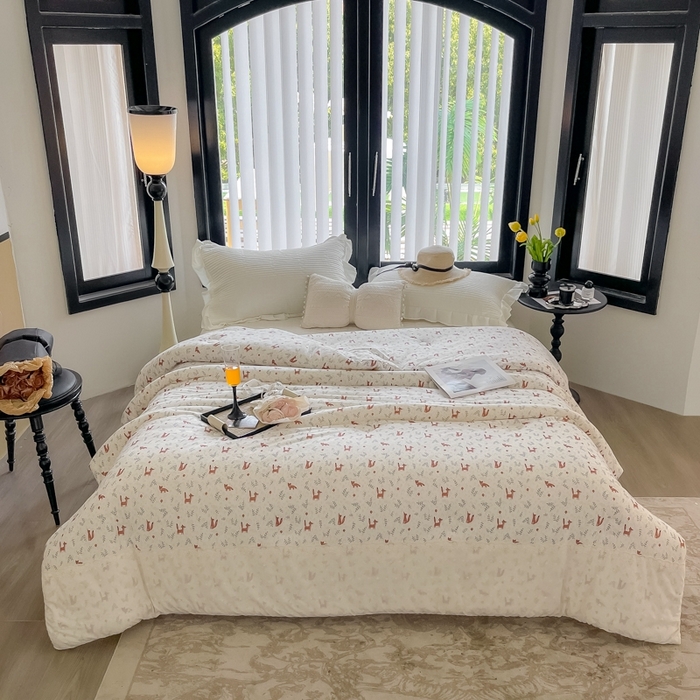 91家纺网 家纺一手货源 找家纺 奈萝家纺 2024新款法式花边款针织夏被春秋被可机洗 小狐狸