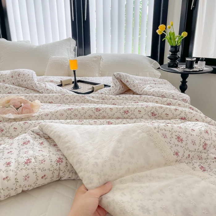 91家纺网 家纺一手货源 找家纺 奈萝家纺 2024新款法式花边款针织夏被春秋被可机洗 樱桃