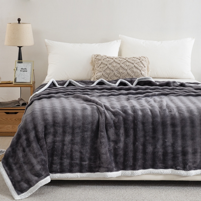 91家纺网 家纺一手货源 找家纺 卉晨家纺 2024新款牛奶绒兔毛绒空调毯午睡毯泡泡毛毯 绅士灰