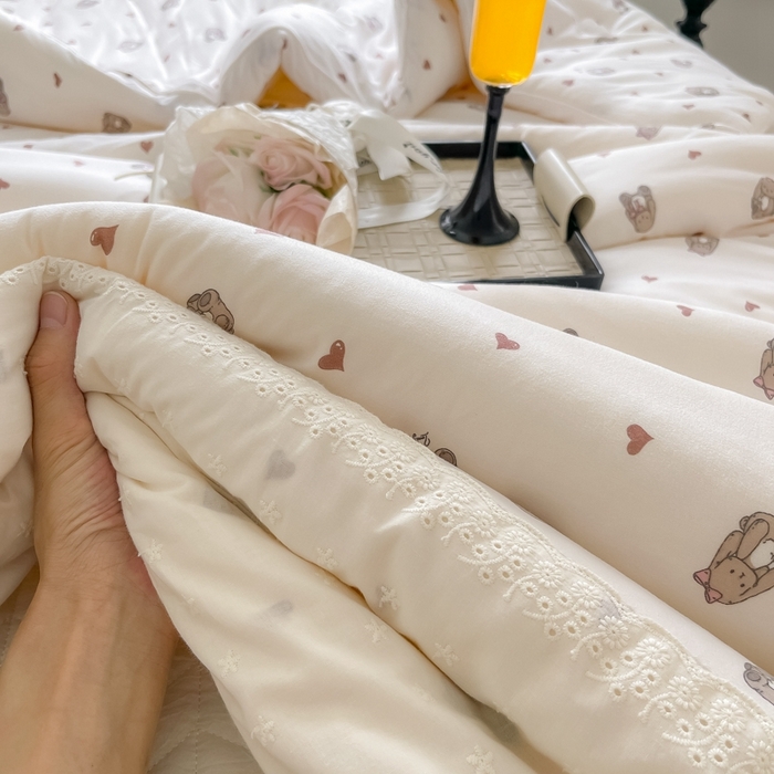 91家纺网 家纺一手货源 找家纺 奈萝家纺 2024新款法式花边款针织夏被春秋被可机洗 爱心兔