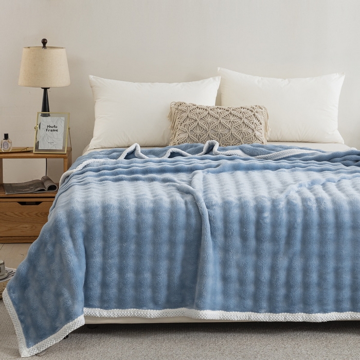 91家纺网 家纺一手货源 找家纺 卉晨家纺 2024新款牛奶绒兔毛绒空调毯午睡毯泡泡毛毯 天青蓝