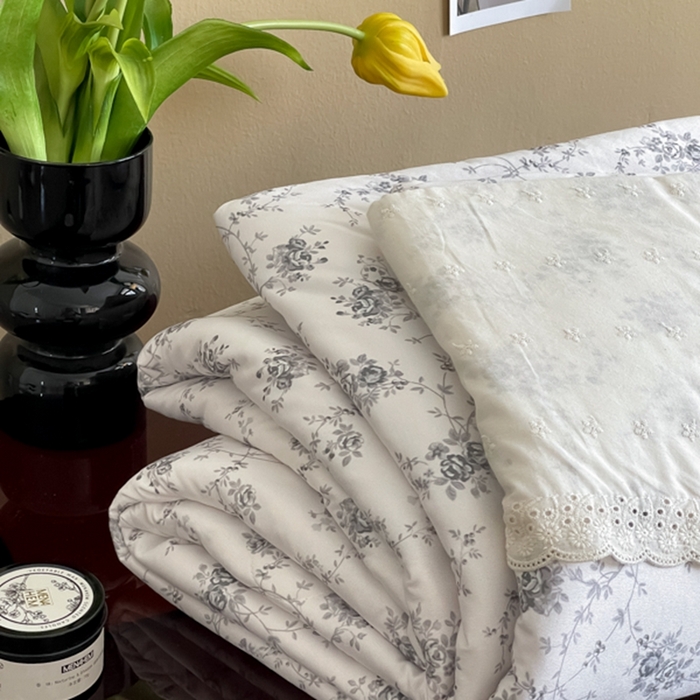 91家纺网 家纺一手货源 找家纺 奈萝家纺 2024新款法式花边款针织夏被春秋被可机洗 池影