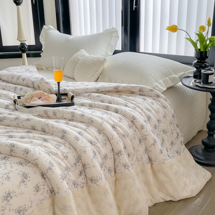 91家纺网 家纺一手货源 找家纺 奈萝家纺 2024新款法式花边款针织夏被春秋被可机洗 池影