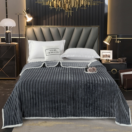 91家纺网 家纺一手货源 找家纺 （总）好艺佳毛毯 2025新款纯色兔兔绒大抽条包边贝贝绒毛毯床单盖毯加厚多用