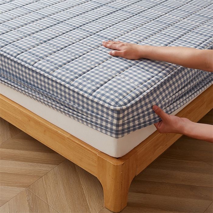 91家纺网 家纺一手货源 找家纺 2025新款A类全棉色织水洗棉大豆夹棉抗菌床笠 蓝小格