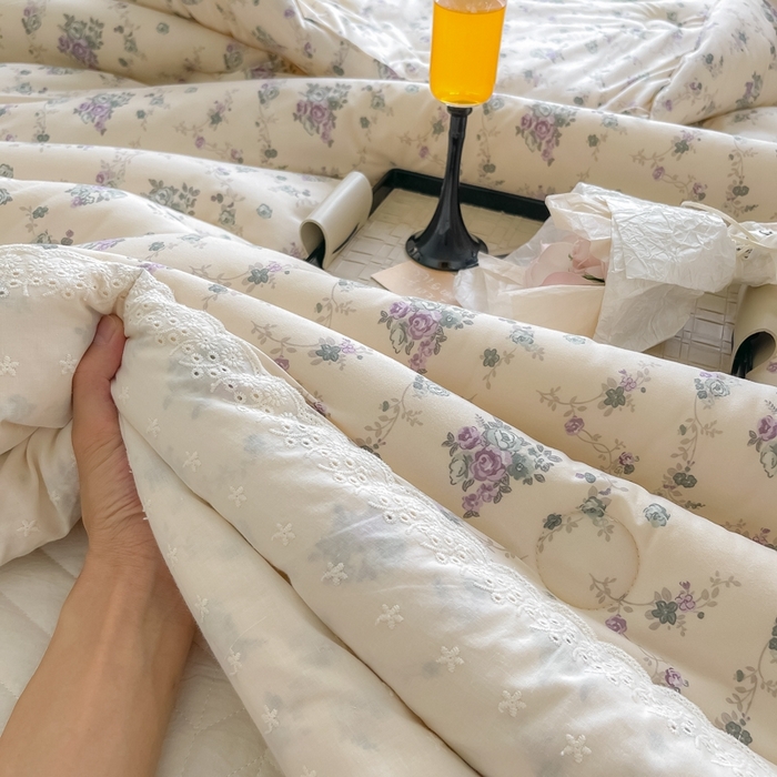 91家纺网 家纺一手货源 找家纺 奈萝家纺 2024新款法式花边款针织夏被春秋被可机洗 赛琳娜