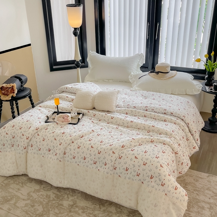 91家纺网 家纺一手货源 找家纺 奈萝家纺 2024新款法式花边款针织夏被春秋被可机洗 小狐狸