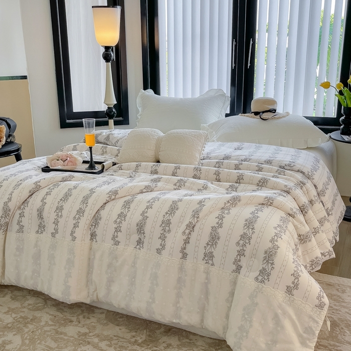 91家纺网 家纺一手货源 找家纺 奈萝家纺 2024新款法式花边款针织夏被春秋被可机洗 赫本