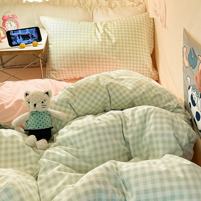 91家纺网 家纺一手货源 找家纺 眠帛家居 2024新款A类学生三件套奶油风小清新毛巾绣暖心系列水洗棉床上用品四件套图2 暖心-清新绿格
