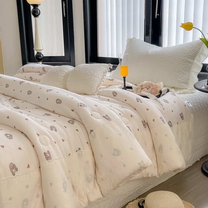 91家纺网 家纺一手货源 找家纺 奈萝家纺 2024新款法式花边款针织夏被春秋被可机洗 爱心兔