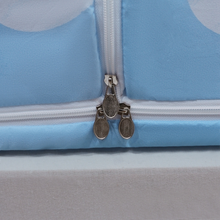 91家纺网 家纺一手货源 找家纺 2025新款坐床遮光布款防尘床帘式蚊帐 蓝花兔回底