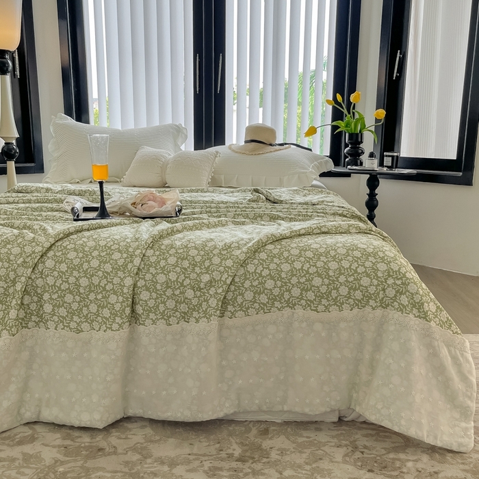 91家纺网 家纺一手货源 找家纺 奈萝家纺 2024新款法式花边款针织夏被春秋被可机洗 清雅绿