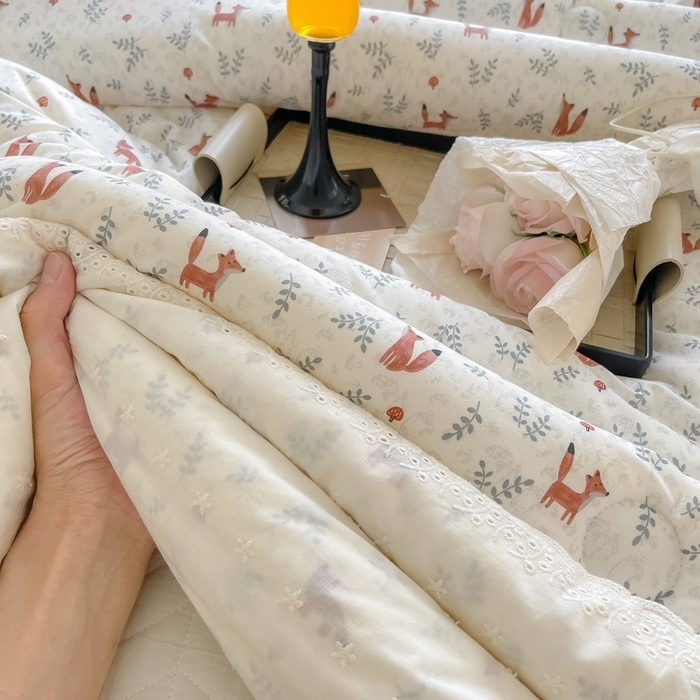 91家纺网 家纺一手货源 找家纺 奈萝家纺 2024新款法式花边款针织夏被春秋被可机洗 小狐狸