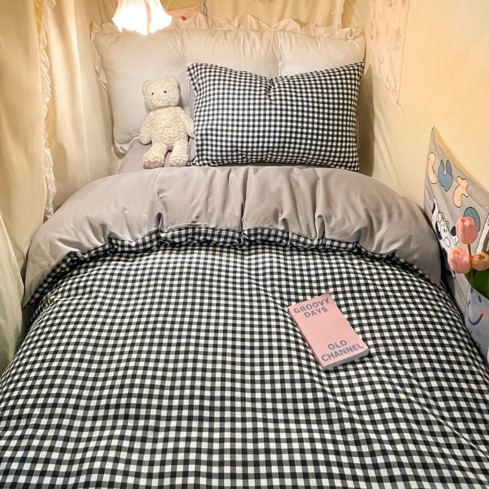 91家纺网 家纺一手货源 找家纺 眠帛家居 2024新款A类学生三件套奶油风小清新毛巾绣暖心系列水洗棉床上用品四件套图2 暖心-绅士黑白格